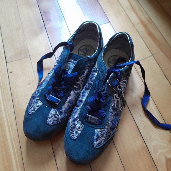 Vintage Von Dutch Sneakers - Picture 4 of 8